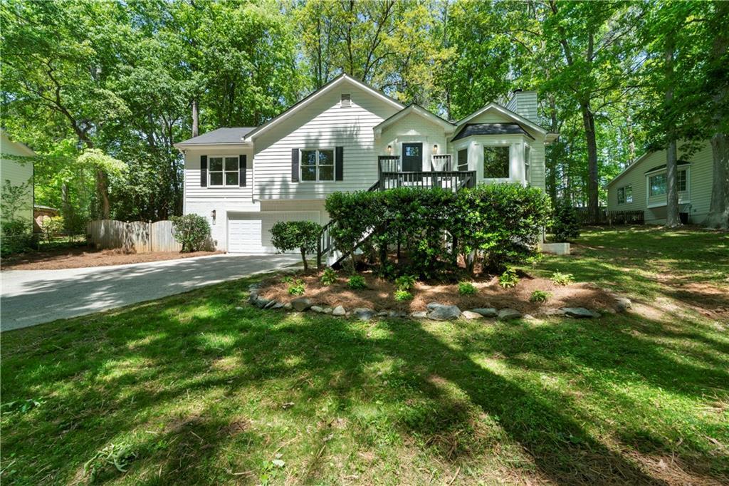 220 Crabapple Ln., Powder Springs, GA 30127