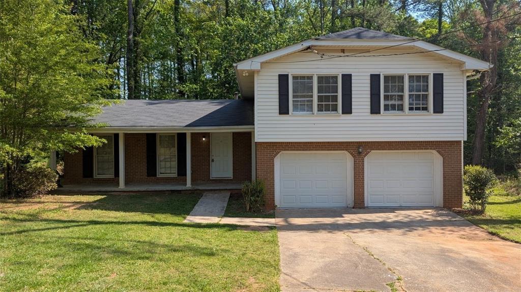 1349 Cedar Heights Dr., Stone Mountain, GA 30083