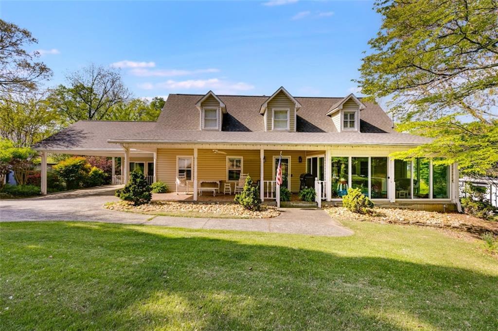 317 Ellenwood Dr., Bowdon, GA 30108