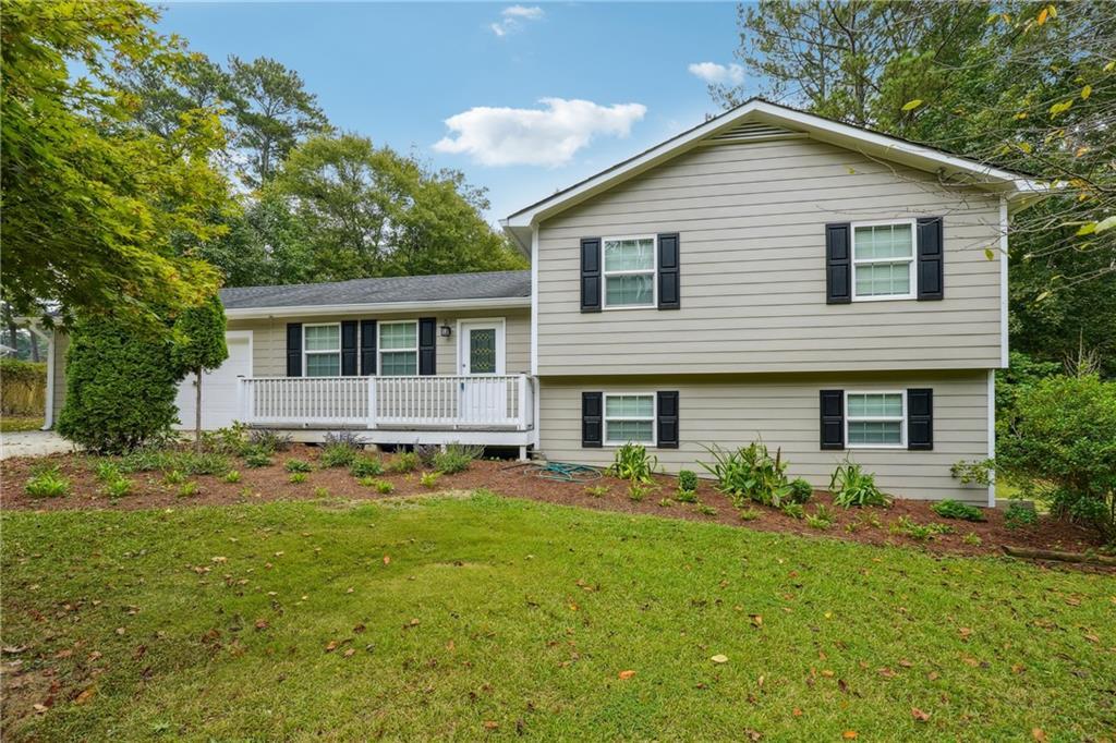 798 Bankshire Dr., Suwanee, GA 30024