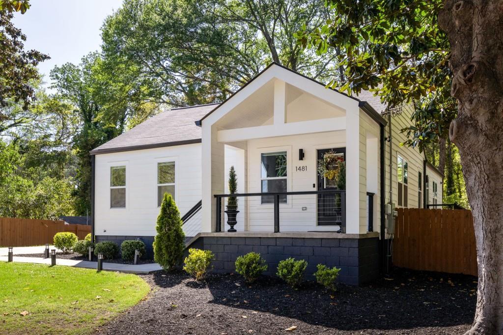 1481 Almont Dr., Atlanta, GA 30310