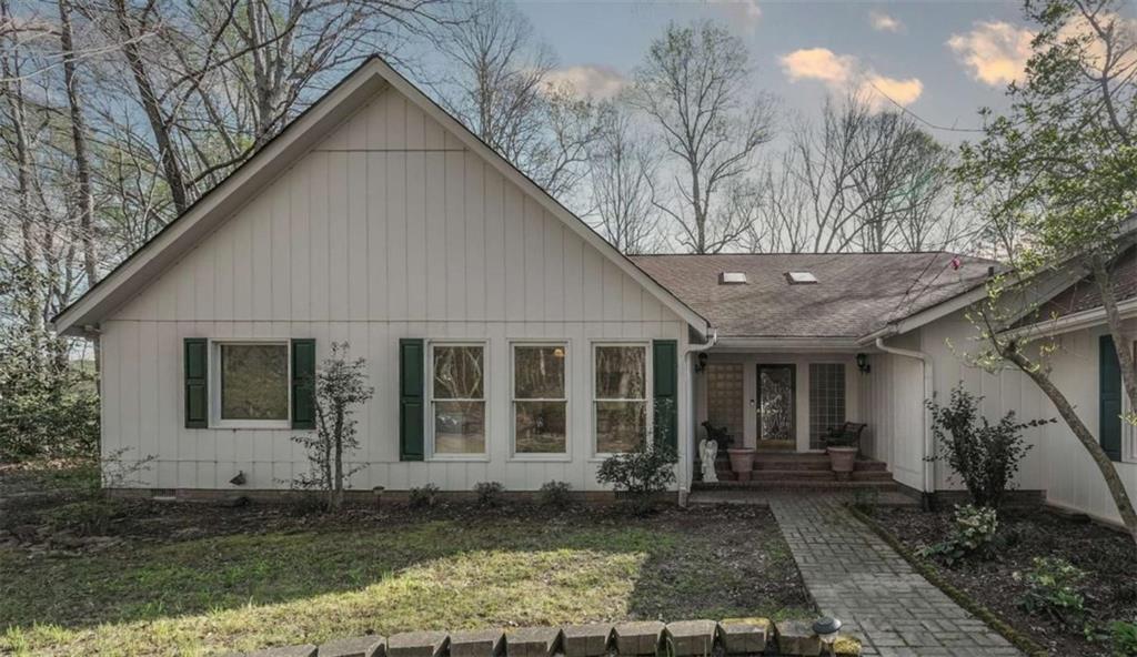114 Little River Rd., Carrollton, GA 30117