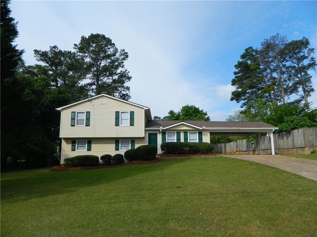820 Emerald Forest Cir., Lawrenceville, GA 30044