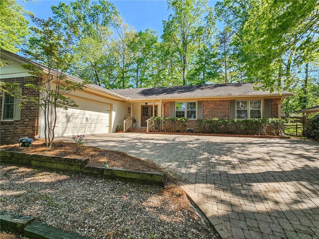 2735 Shetland Dr., Decatur, GA 30033