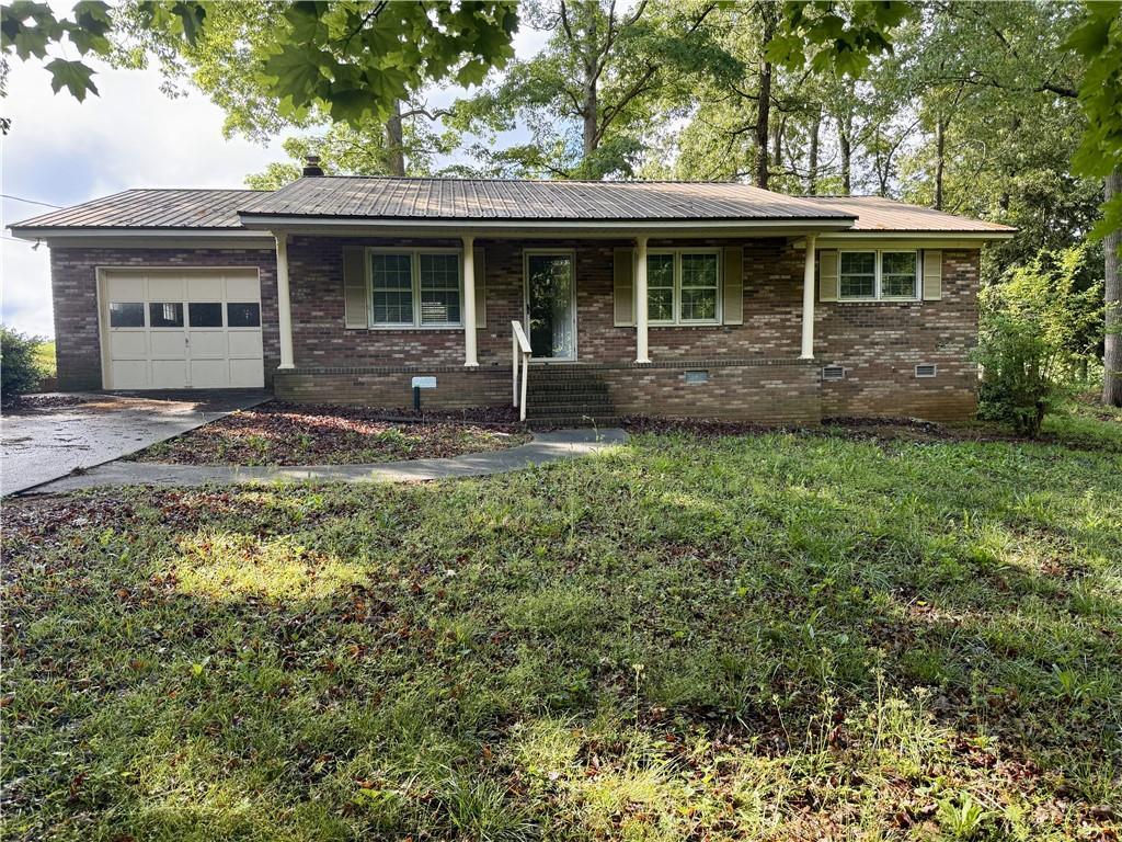 77 Cedar Creek Cir., Hartwell, GA 30643