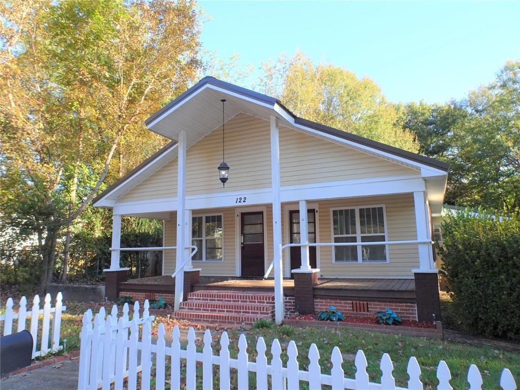 122 Mandeville Ave., Carrollton, GA 30117