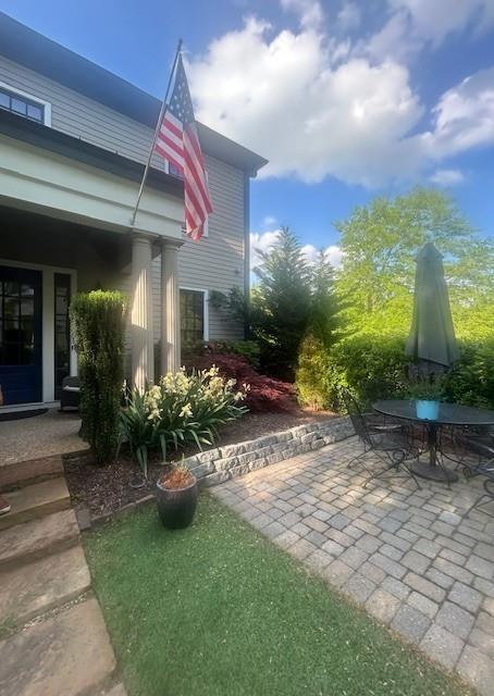 727 Hammond Dr., Woodstock, GA 30188