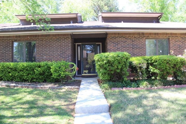 1457 Stoneleigh Cir., Stone Mountain, GA 30088