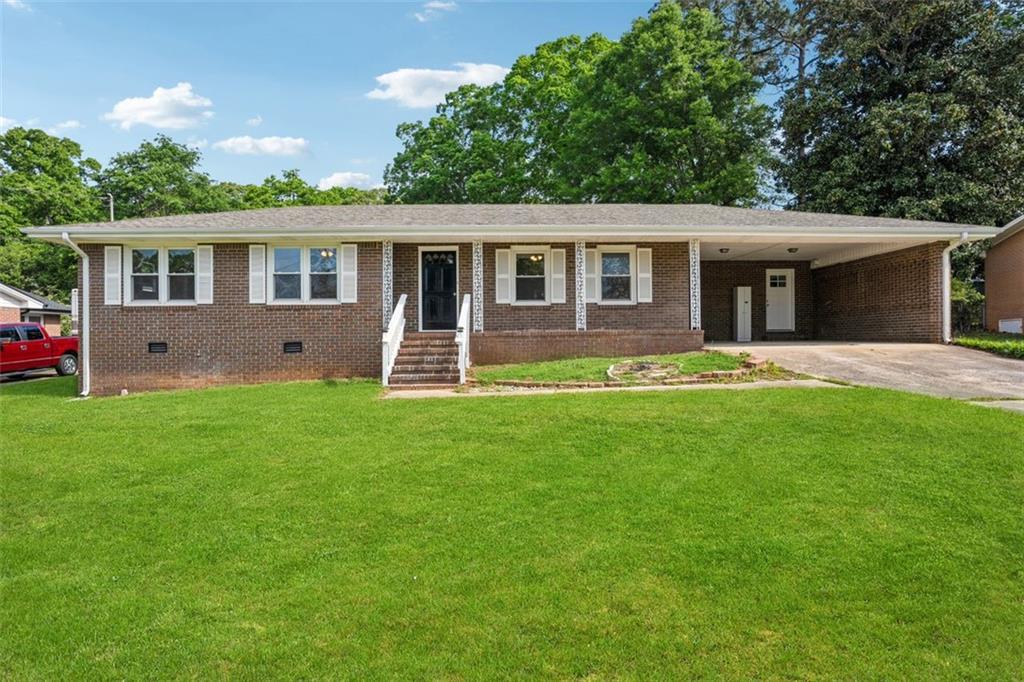 129 Woodmont Dr., Griffin, GA 30224