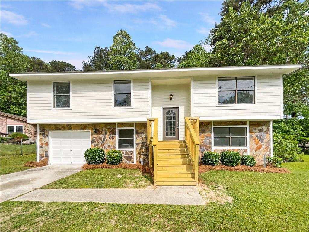 6735 Smoke Ridge Dr., Atlanta, GA 30349