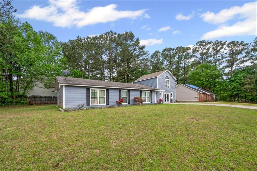 3999 Wabash Ln., Ellenwood, GA 30294