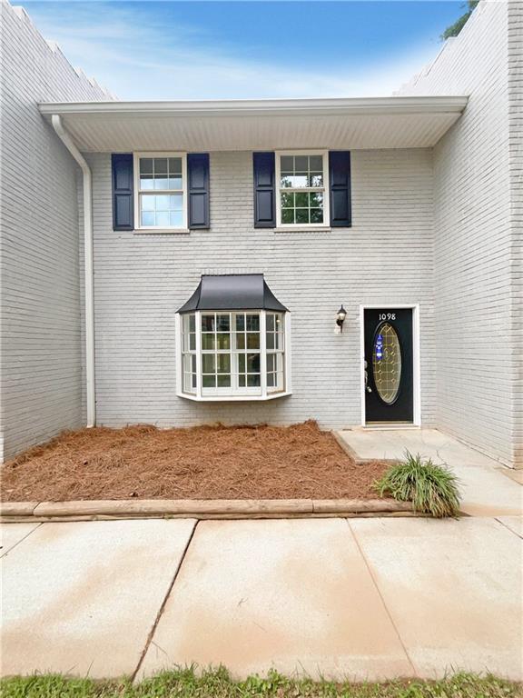 1098 Eastview Cir., Conyers, GA 30012
