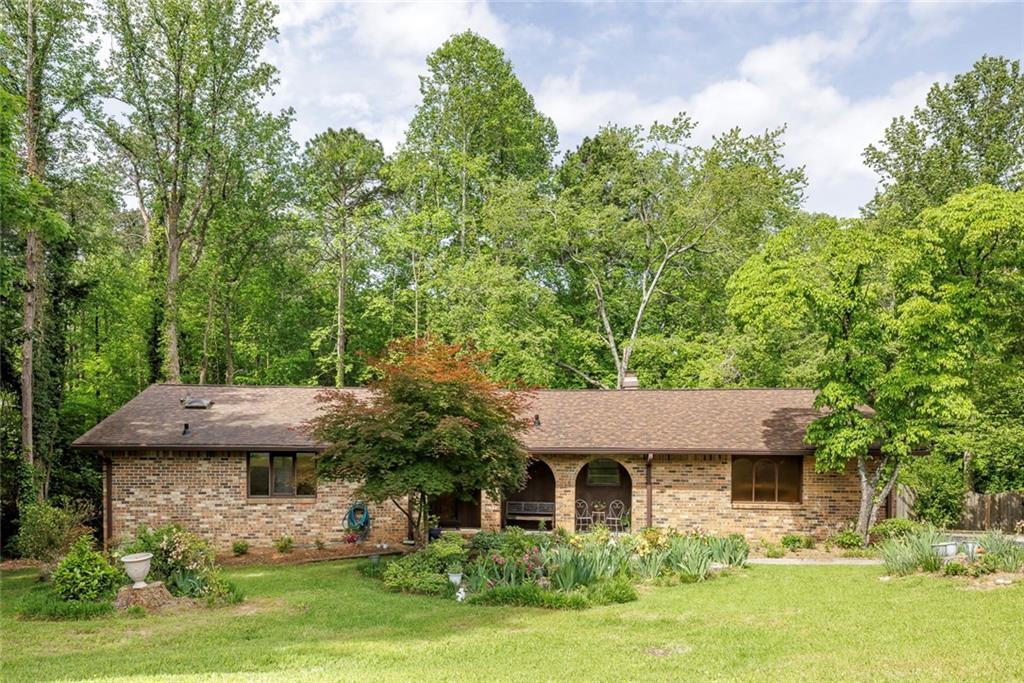 2425 Maclaren Cir., Dunwoody, GA 30360