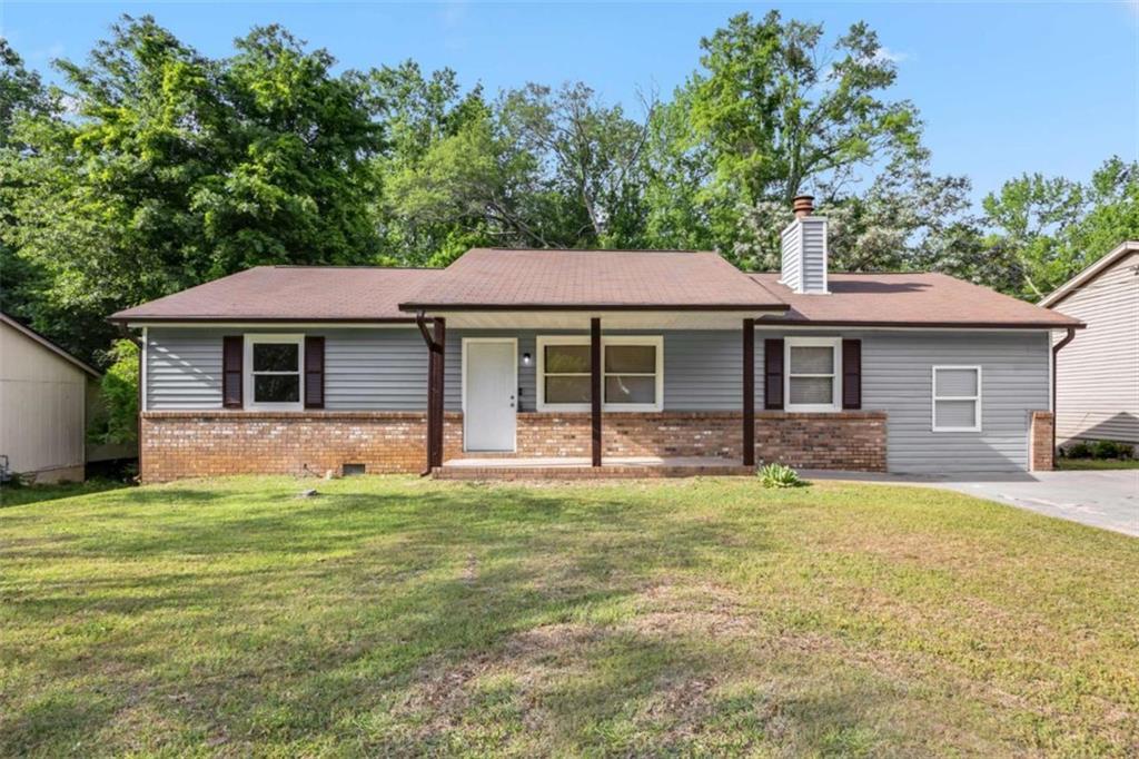 6801 Red Maple Dr., Rex, GA 30273