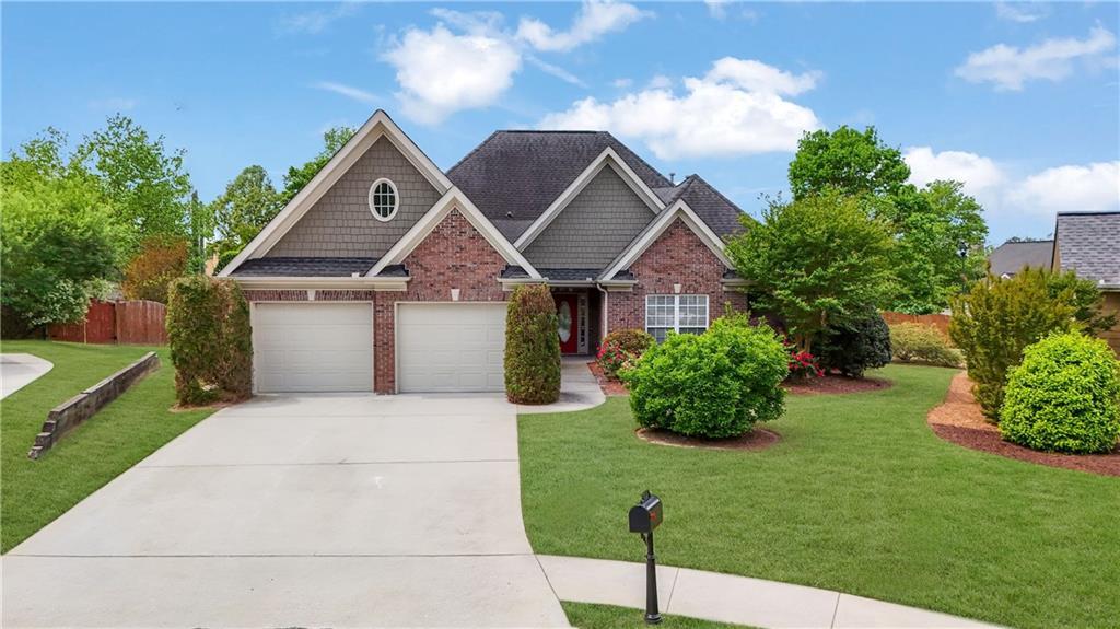 3425 Sweet Basil Ln., Loganville, GA 30052