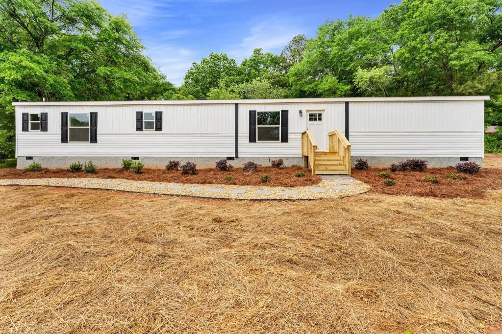 136 Pine St., Danielsville, GA 30633