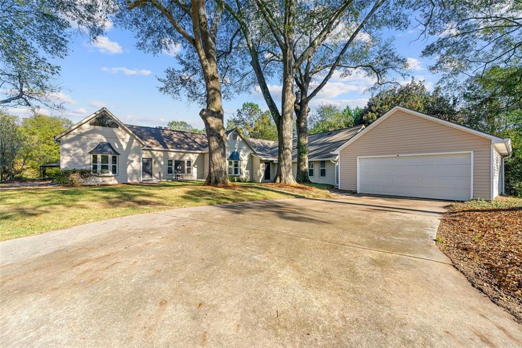 2490 Turtle Ter., Grayson, GA 30017