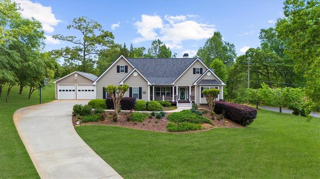214 Woodland Cir., Dawsonville, GA 30534