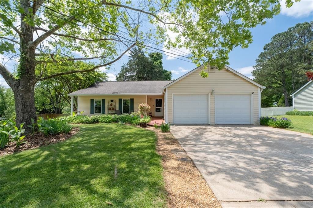 217 Colemans Bluff Dr., Woodstock, GA 30188