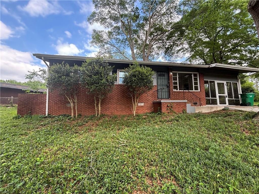 2069 Bixler Cir., Decatur, GA 30032
