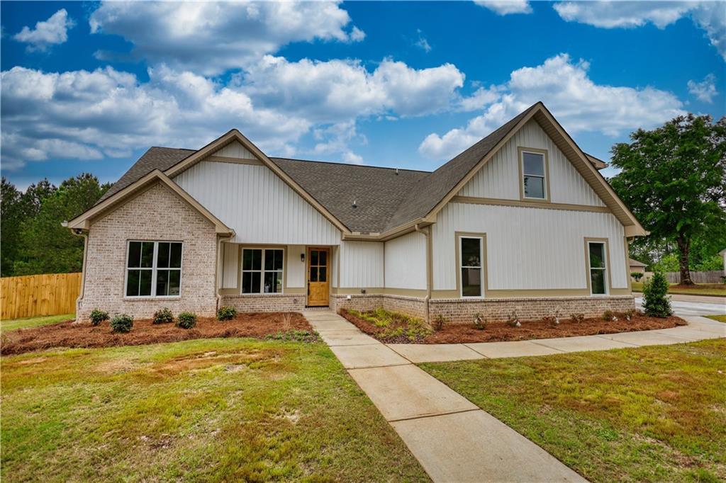25 Oakbrook Ln., Covington, GA 30016