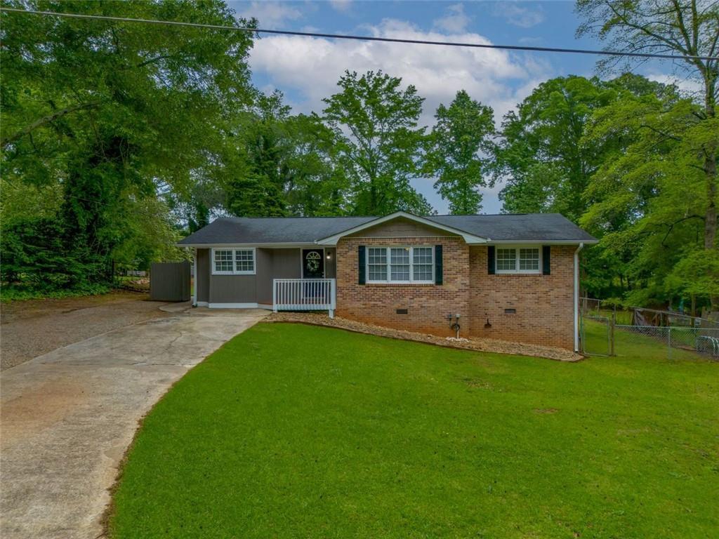6892 Autumn Hills Dr., Douglasville, GA 30135