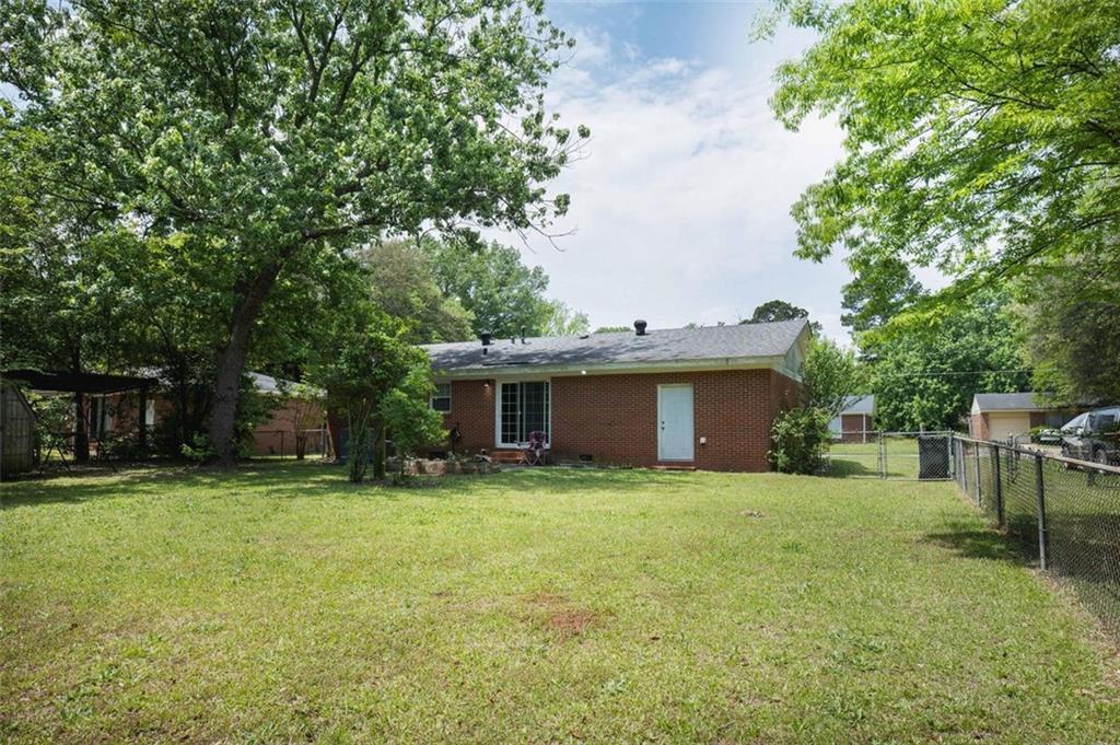 414 Charles Dr., Fort Valley, GA 31030