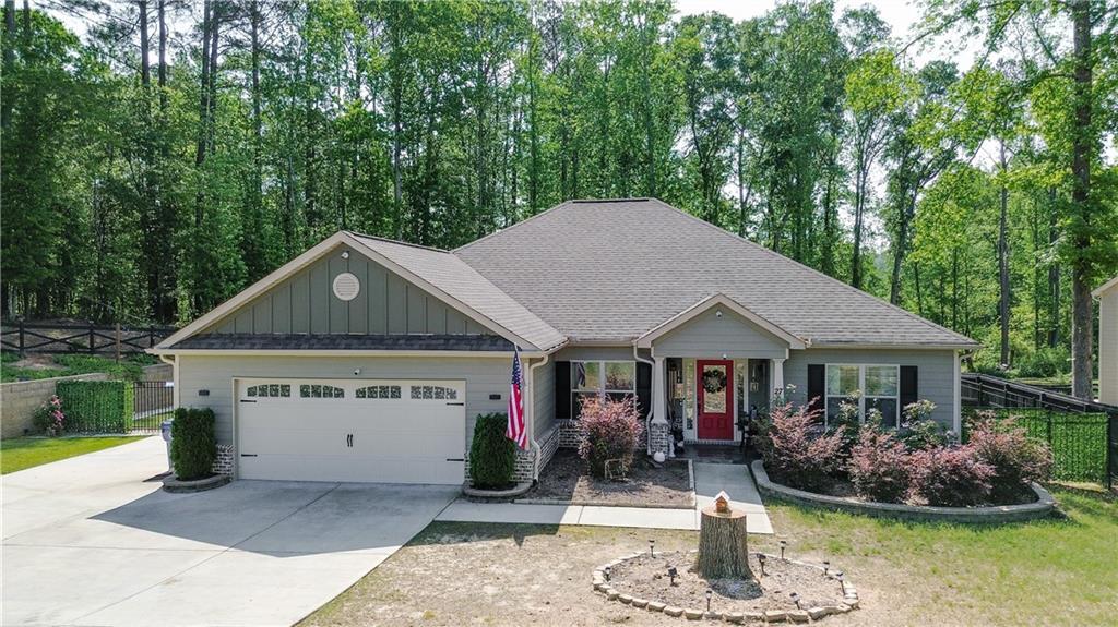 27 Creekside Dr., Winder, GA 30680