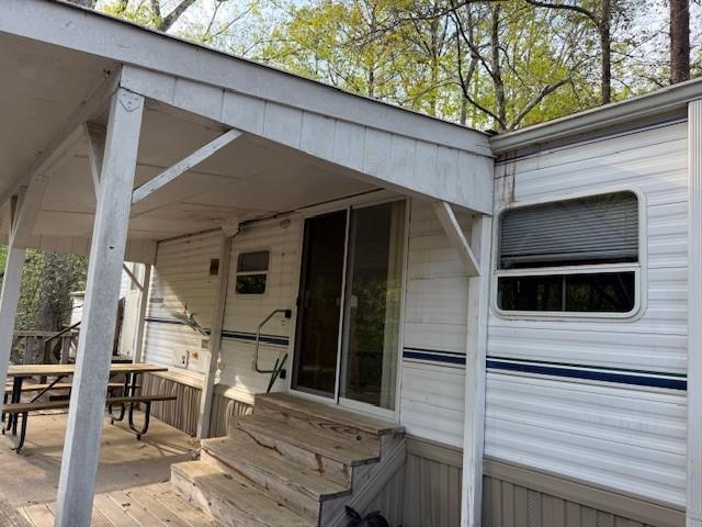94 Rocky Ln., Cleveland, GA 30528