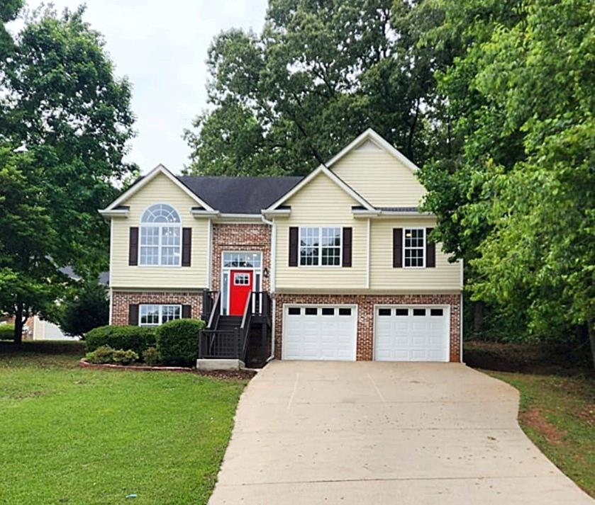 136 Walkers Pond Dr., Villa Rica, GA 30180