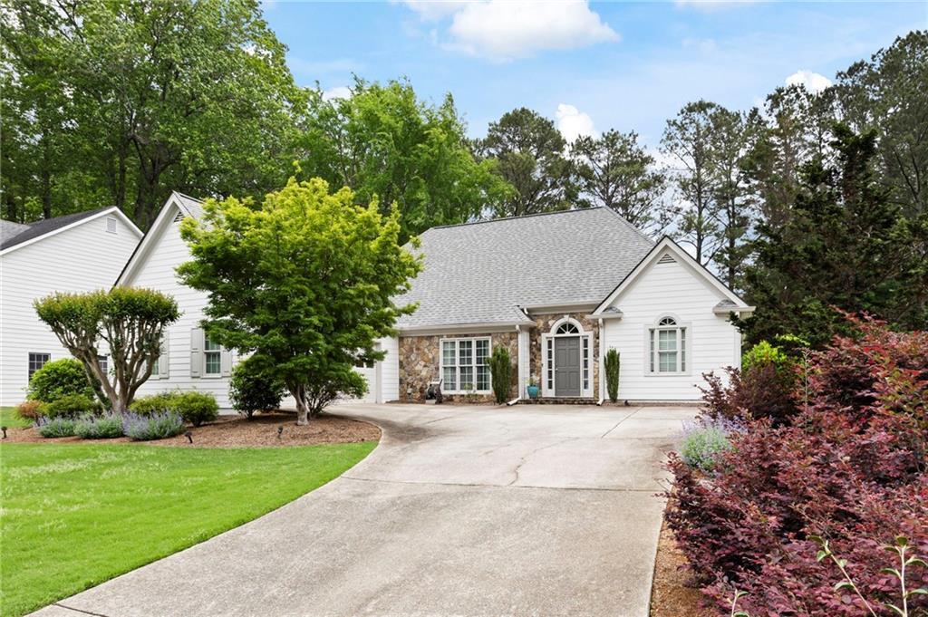 5042 Southland Dr., Woodstock, GA 30188