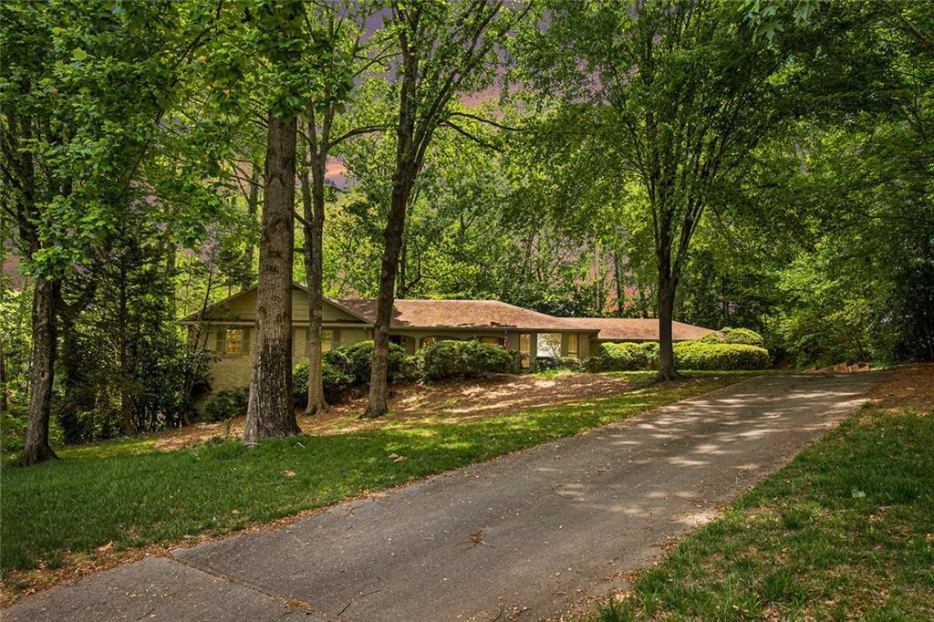 12080 Mountain Laurel Dr., Roswell, GA 30075