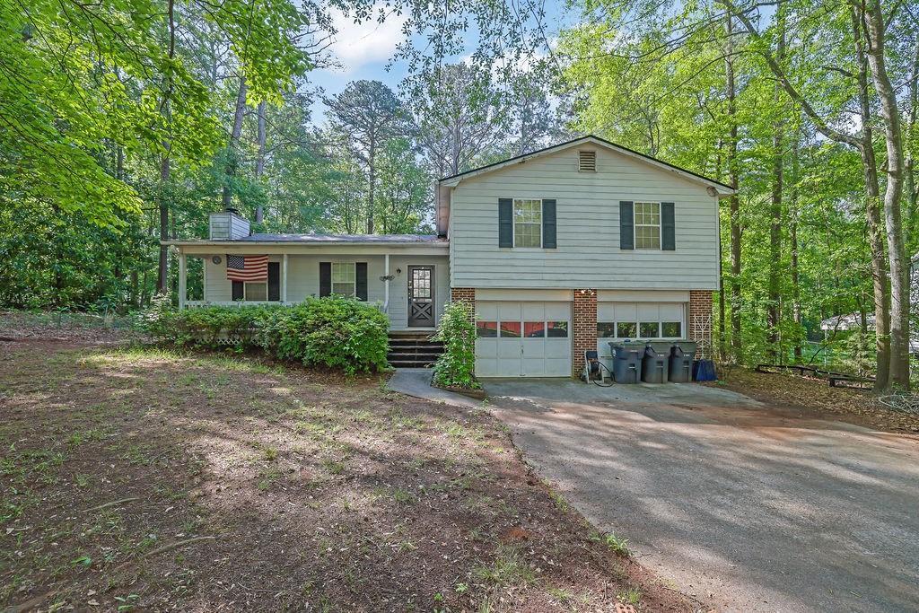 2675 Paul Thomas Dr., Dacula, GA 30019