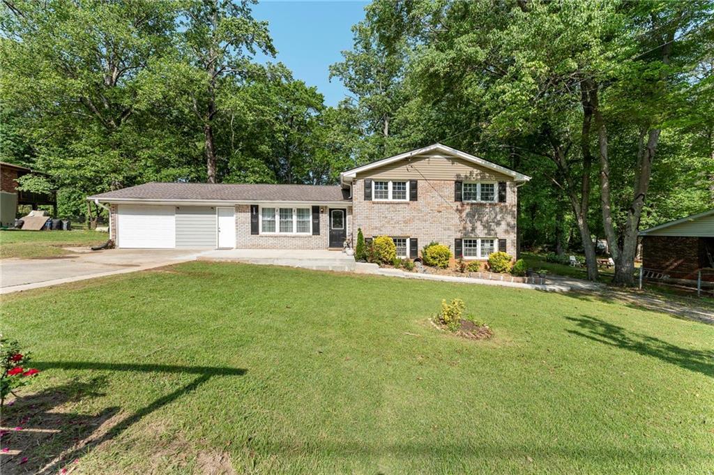 4070 Lauada Dr., Douglasville, GA 30135