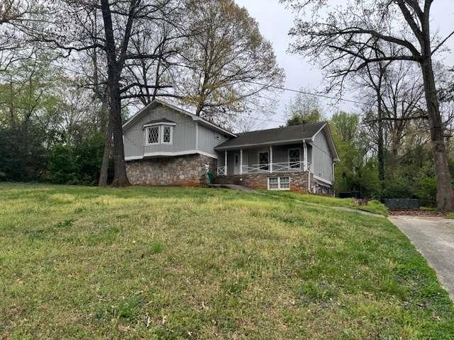 4447 Lake Breeze Dr., Stone Mountain, GA 30083