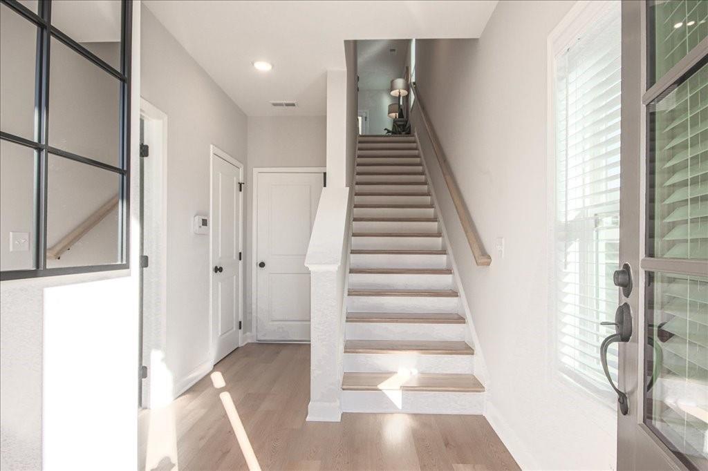 1895 Deco Dr., Kennesaw, GA 30144