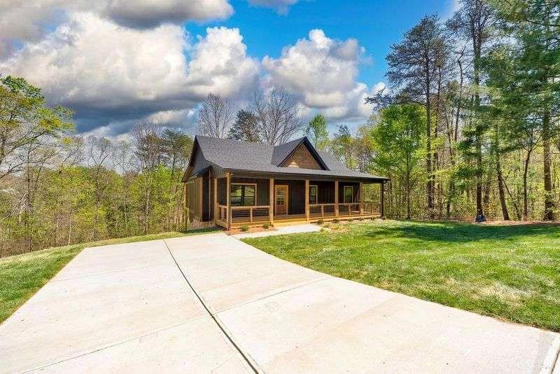 167 Meadow View Ct, Ellijay, GA 30536