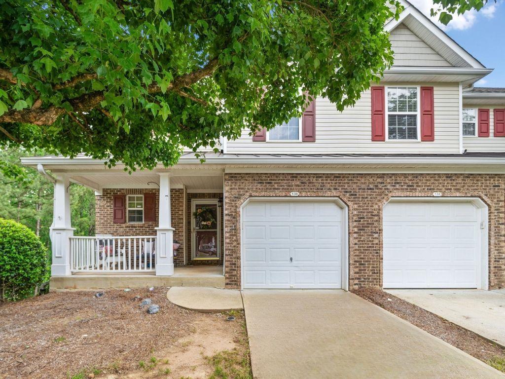 138 Fox Creek Dr., Woodstock, GA 30188