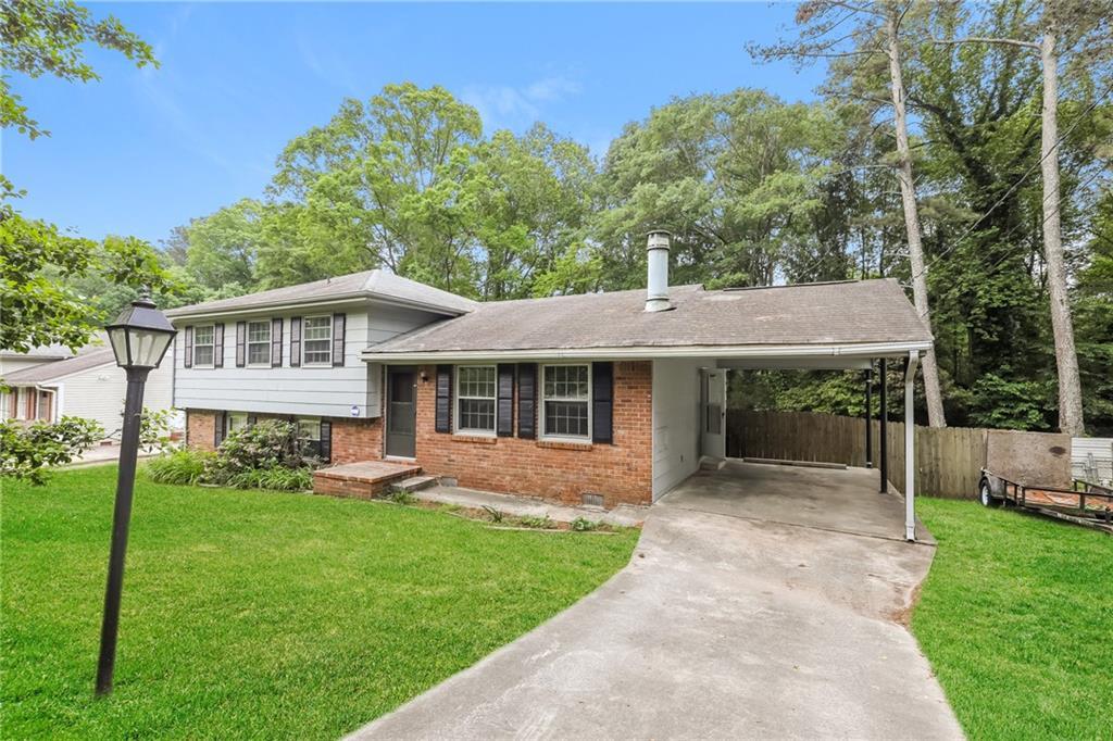 2757 Shelley Ln., Ellenwood, GA 30294