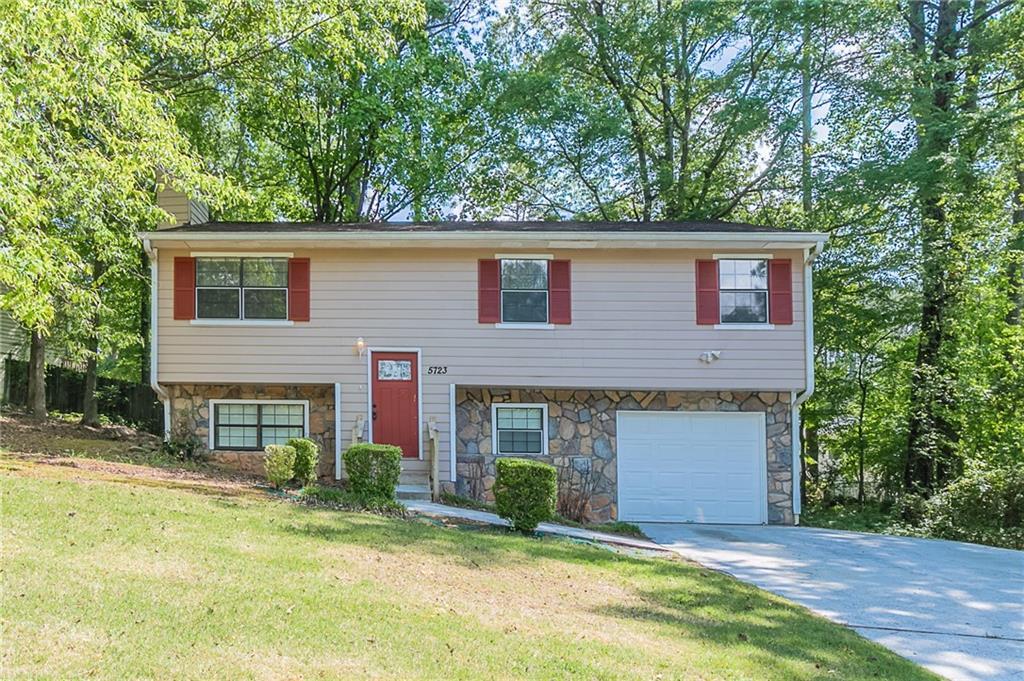 5723 Fieldstone Dr., Lithonia, GA 30038