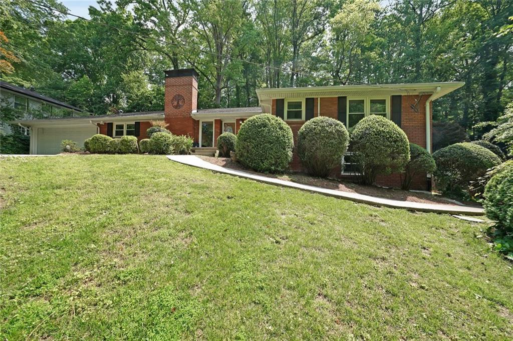 6835 Castleton Dr., Sandy Springs, GA 30328