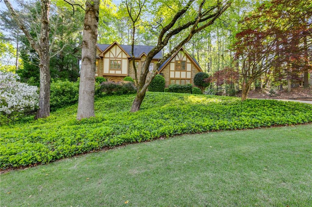 375 Spindle Ct., Sandy Springs, GA 30350