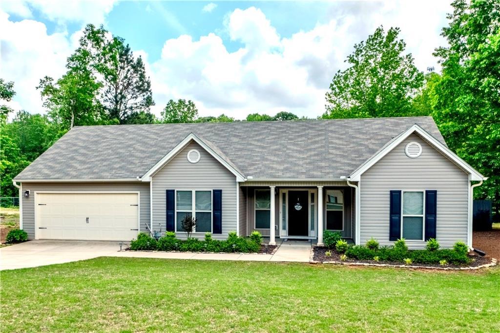 1945 Diamond Ridge Dr., Statham, GA 30666