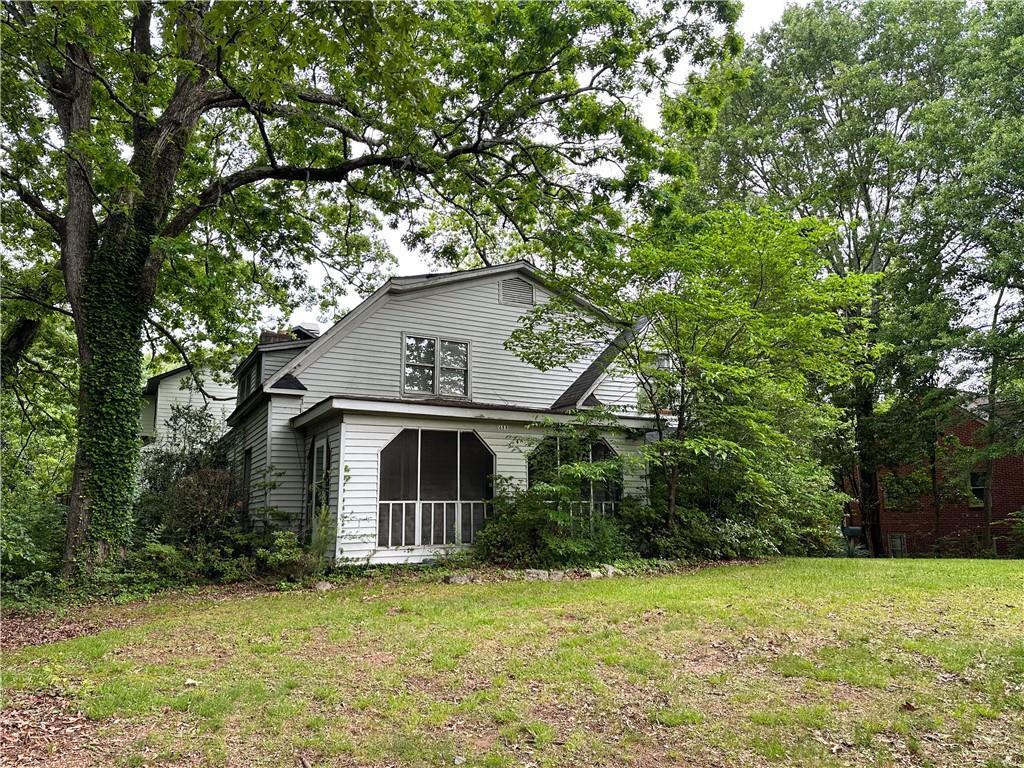 2413 Charleston Oaks Ln., Decatur, GA 30030