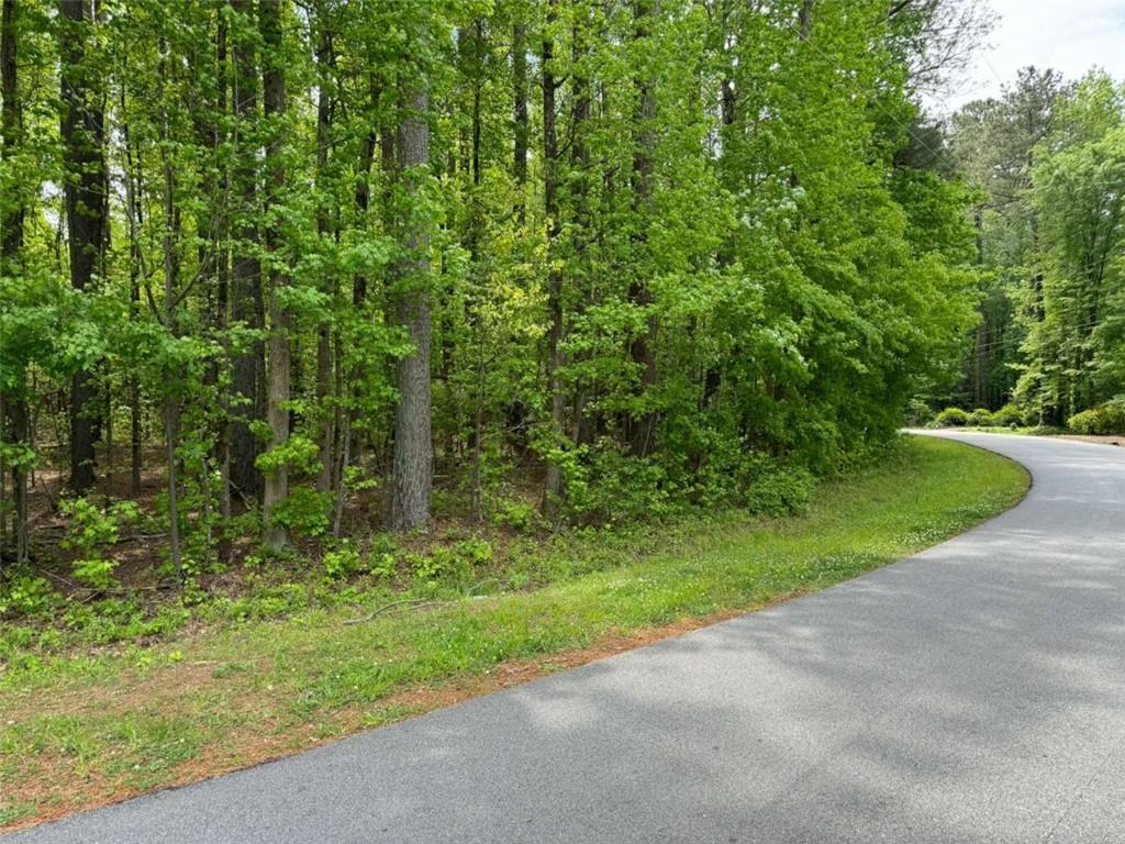 920 W Lake Dr., Oxford, GA 30054