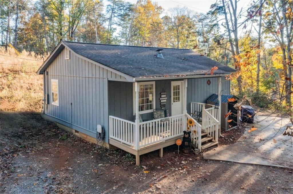 200 Golden Ave., Dahlonega, GA 30533