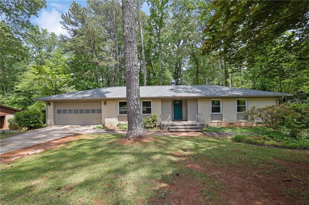 4420 Lake Breeze Dr., Stone Mountain, GA 30083