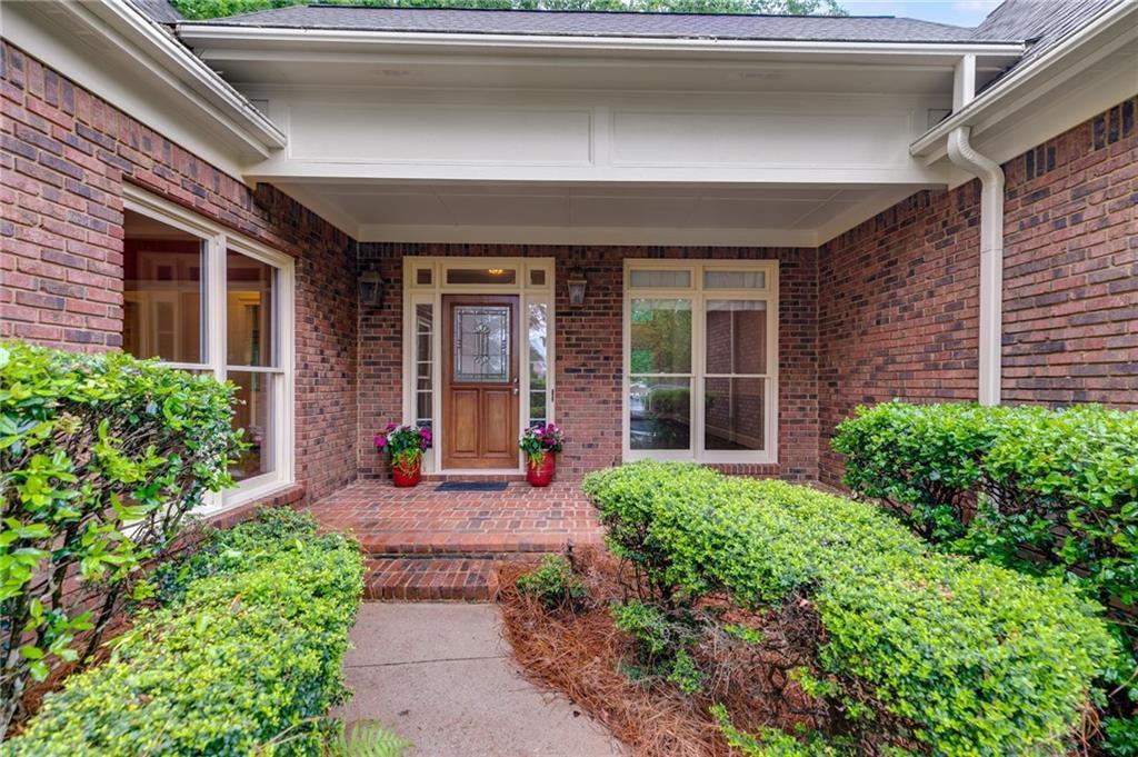 9395 Clublands Dr., Alpharetta, GA 30022