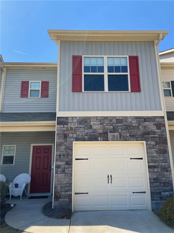 692 Oakside Pl., Acworth, GA 30102