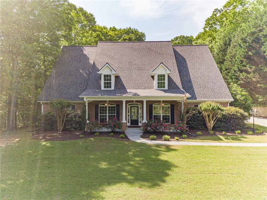 1609 Holly Ridge Dr., Loganville, GA 30052